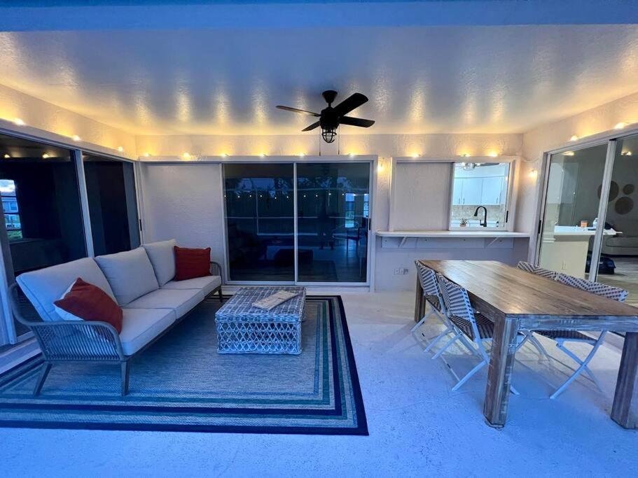 Beautiful Spacious Home! Close To Beaches - Heated Private Pool Ингълууд Екстериор снимка
